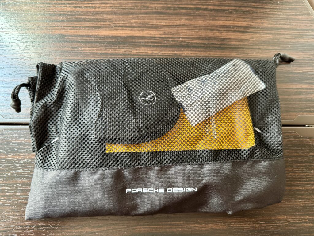 lufthansa 787-9 amenity kit