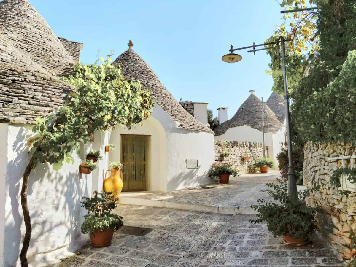 Alberobello trulli houses