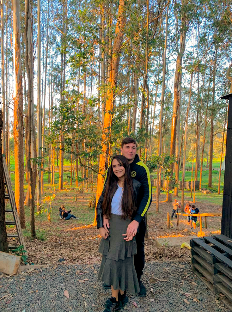 Stephan, one of the three foreigners who is living in Colombia - Stephan Battaglia and his girlfriend at the park | Colombia Country Brand