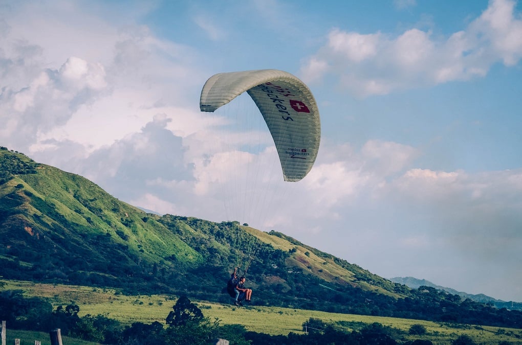 paragliding in Colombia