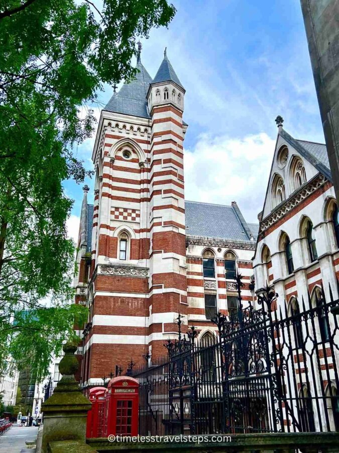 buildings at the Royal Courts of Justice London