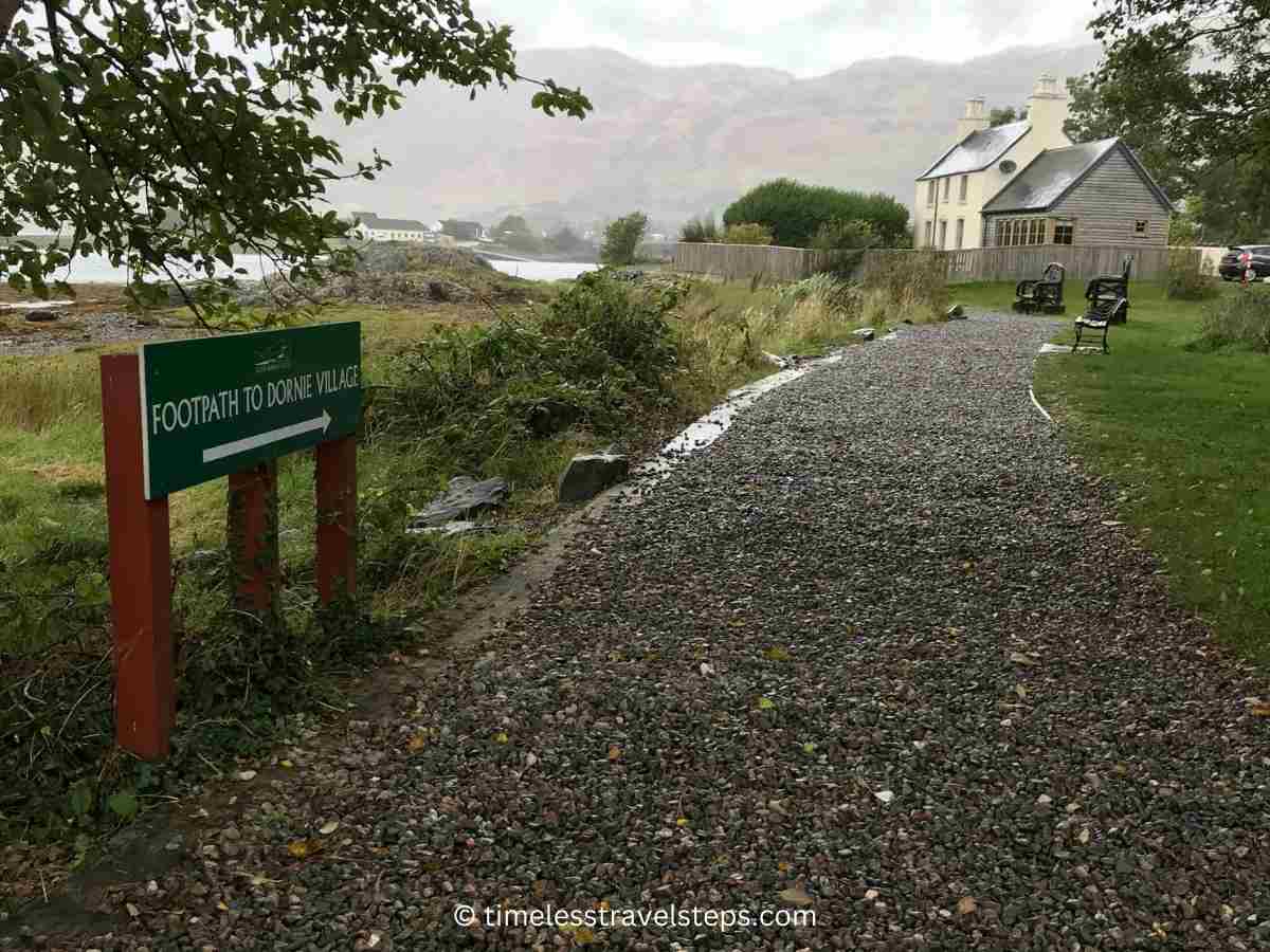 Eilean Donan Castle Dornie footpath © timelesstravelsteps.com