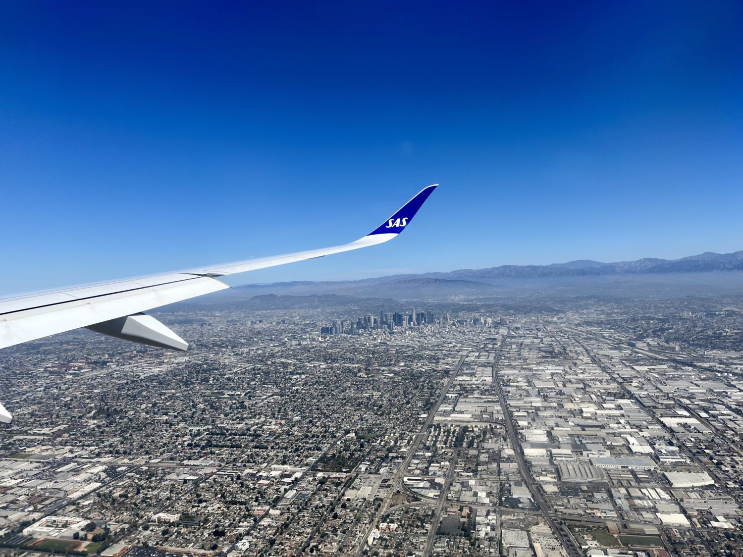 SAS economy review landing at LAX