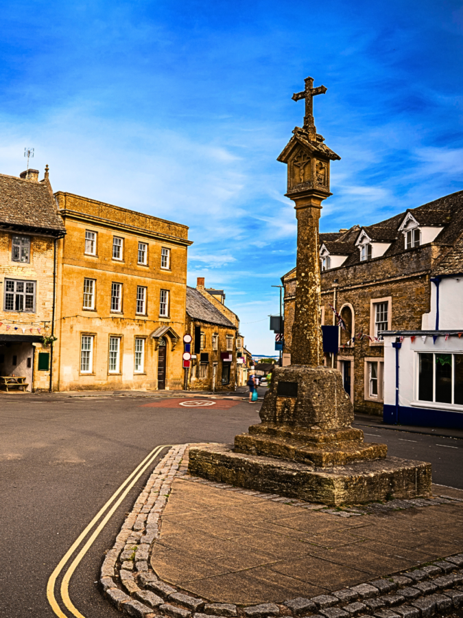 monument dedicated to the battle of stow in the ancient market square 