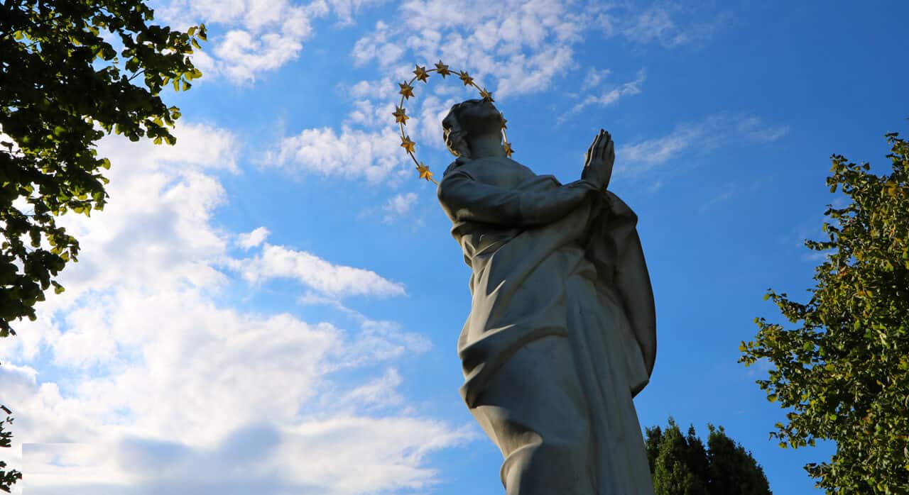 Mary in Exile Statue, Prague views