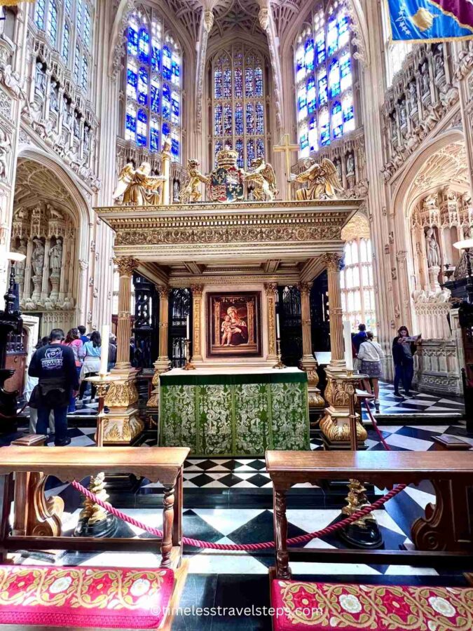 The simple yet ornate altar in the Lady Chapel at Westminster Abbey dedicated to the Virgin Mary, featuring intricate carvings and elegant decorations
