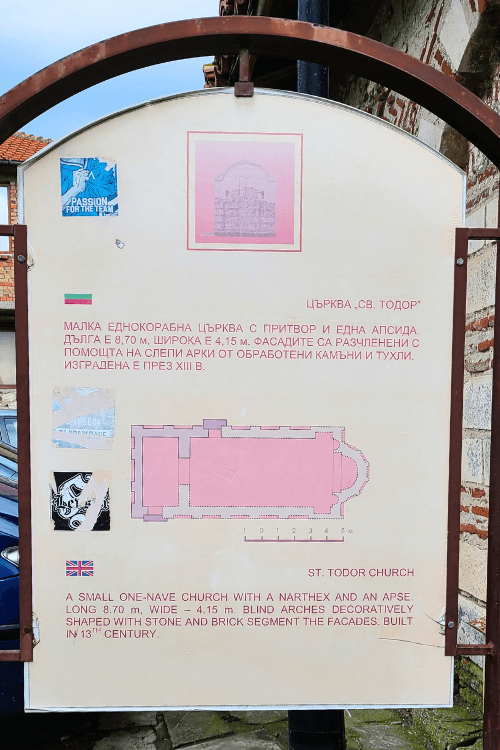 "A small one nave church with a Narthex and an apse. 8.7m long and 4.15m wide. Blind arches decoratively shaped with stone and brick segment the facades. Built in the 13th century."