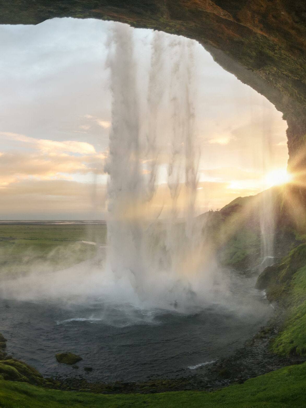 things to do in Iceland Seljalandsfoss