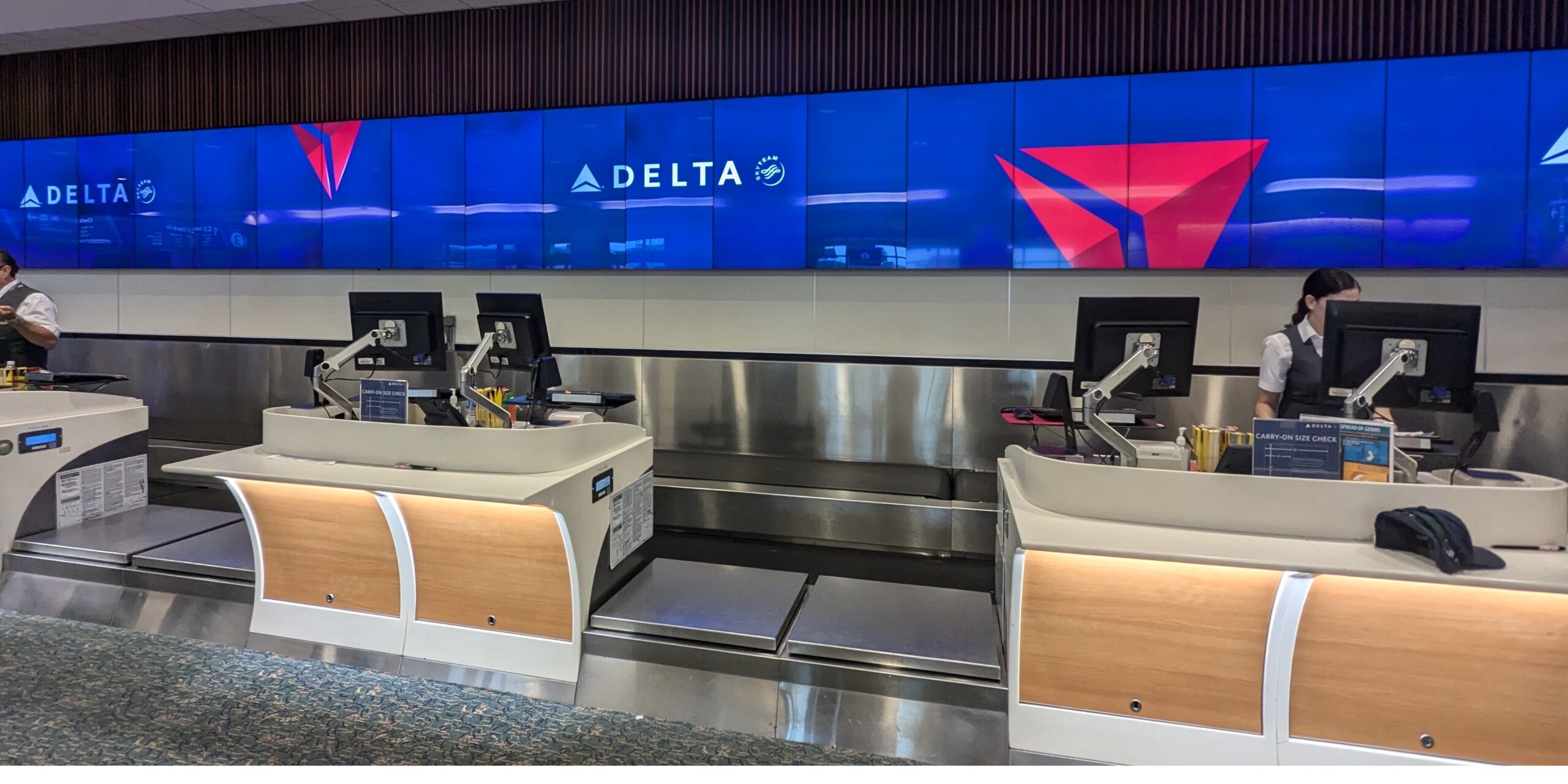 Delta Check-In Counter at MCO