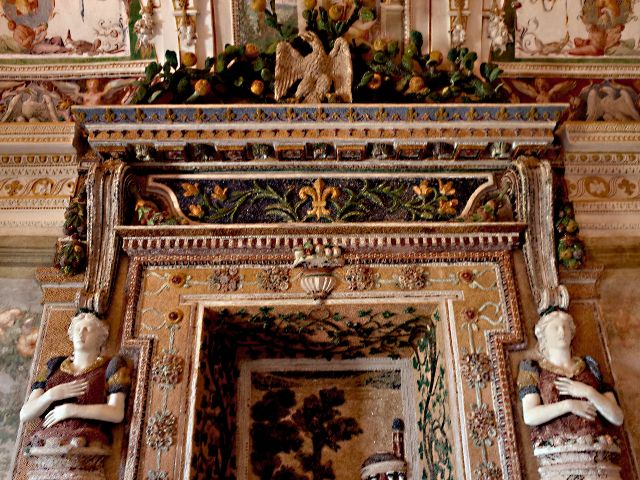 villa d'este interior decor details