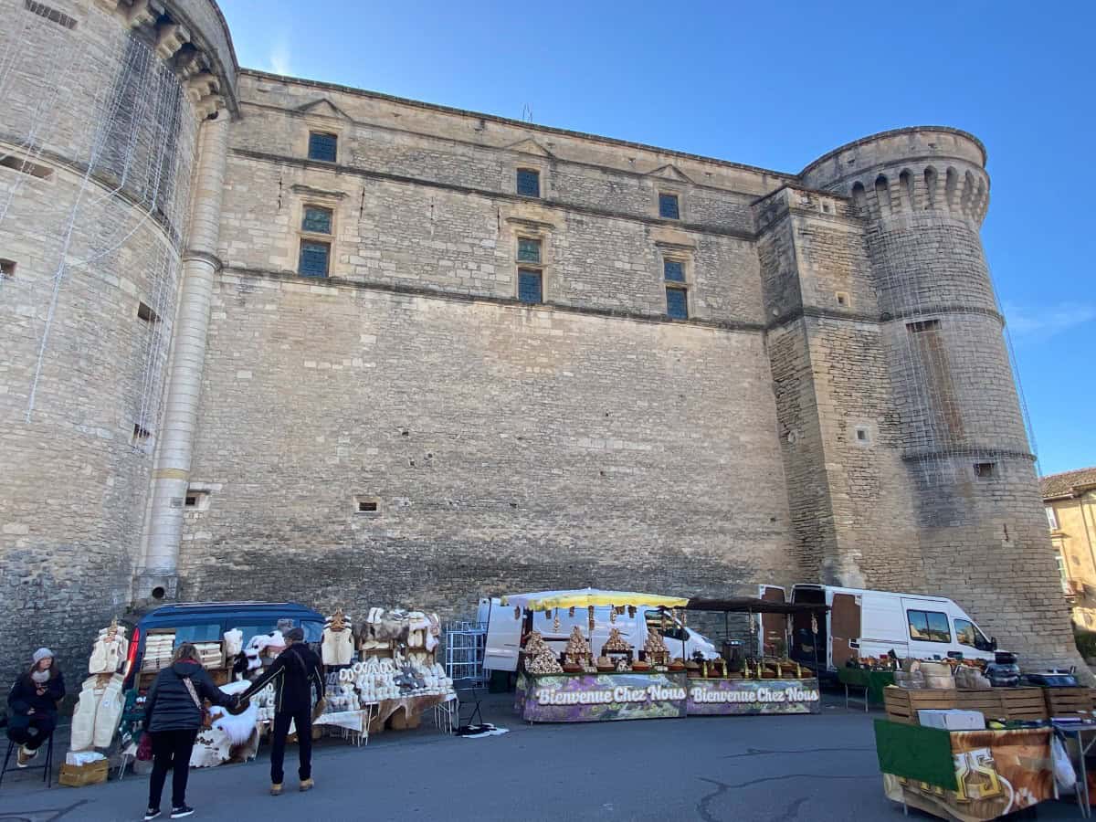 Tuesday market in front of the Chateau de Gordes in Luberon