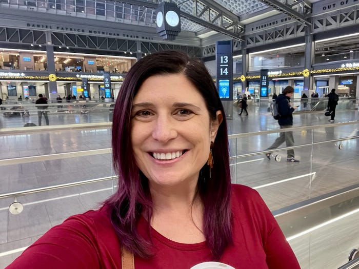 Amanda Adler selfie in train station