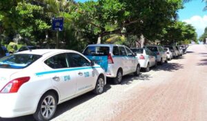 New Protests Against Uber Block Cancun’s International Airport Entrance