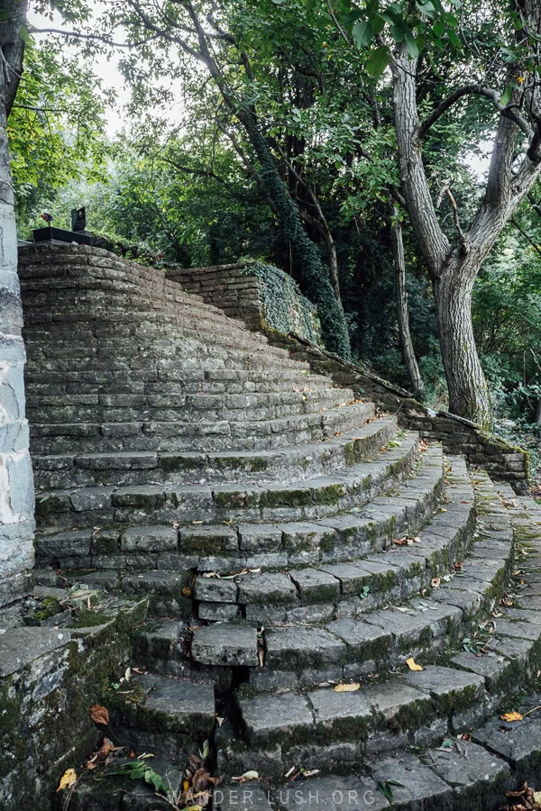 A big stone staircase leads to the church yard in Leus.