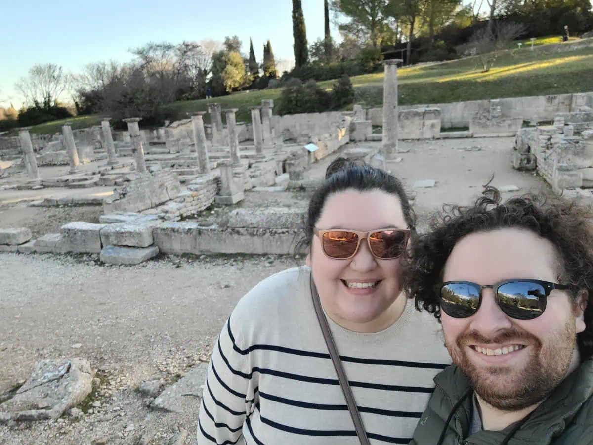 Colin and Riana taking a selfie in Glanum in Saint-Rémy-de-Provence