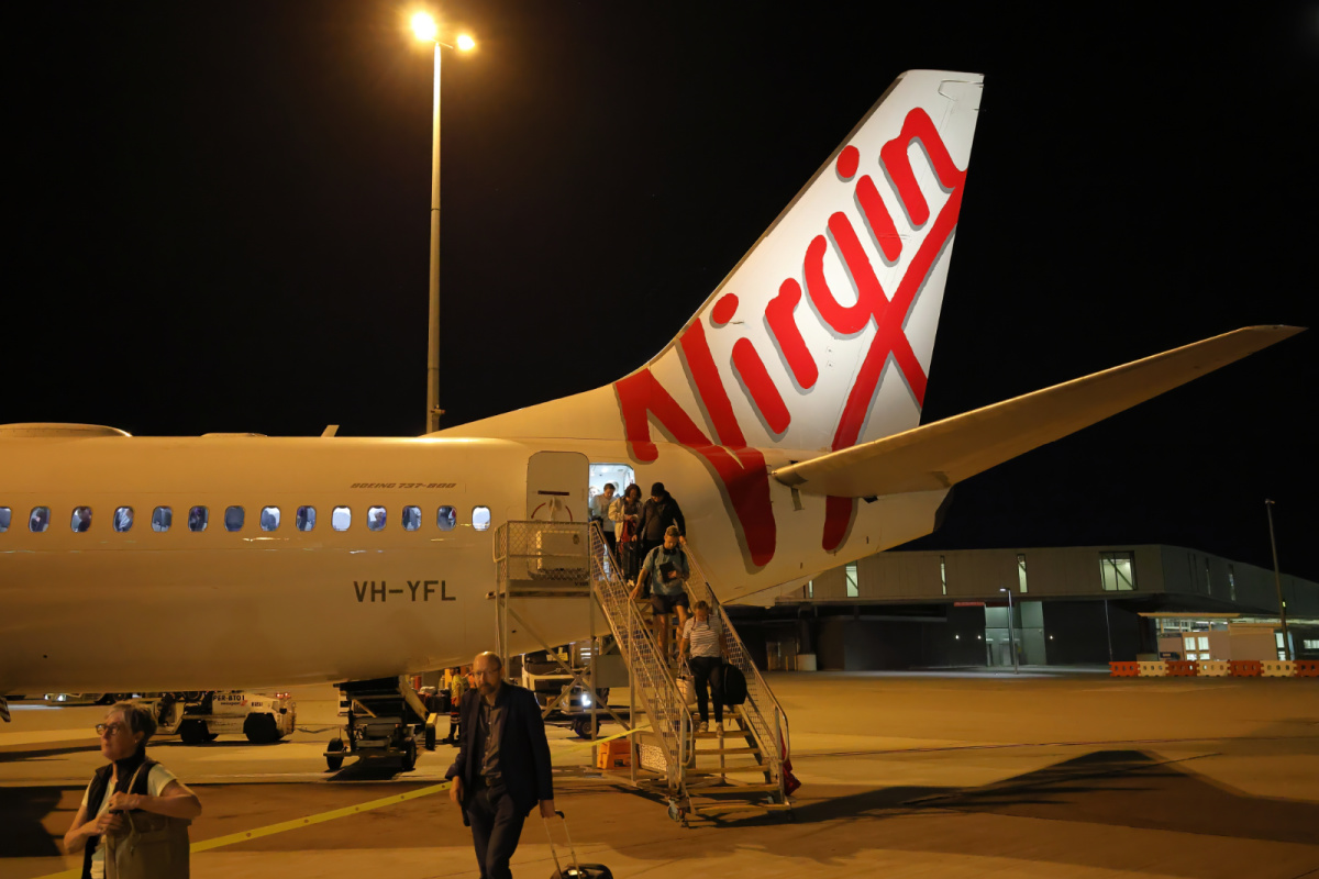 Virgin Australia Plane At Night.jpg