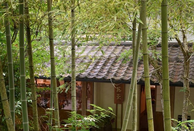 Fukinoto, hiding between the bamboo, is an elegant accommodation adjacent to Fukiji temple. (Photo: Karen Tee)