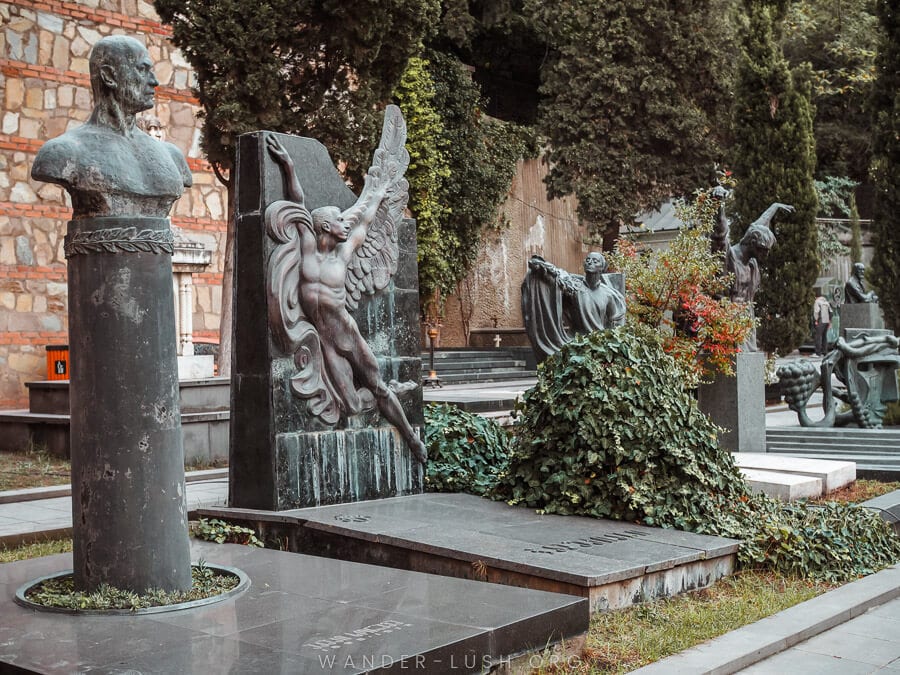 Graves and statues in Mtatsminda Pantheon.