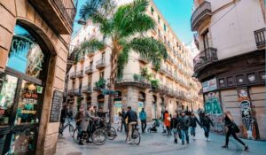 U.S. Reissues ‘Level 2’ Travel Warning for Spain Ahead of 2025