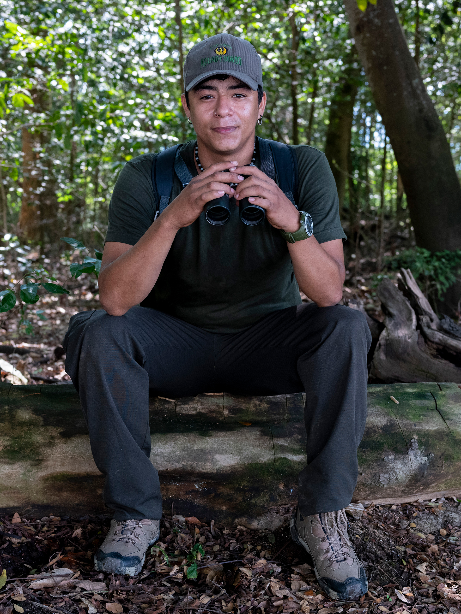 Jhonathan Estiven Bedoya Betancourth, one of the birdwatching guides, or “interpreters,” at Laguna de Sonso.