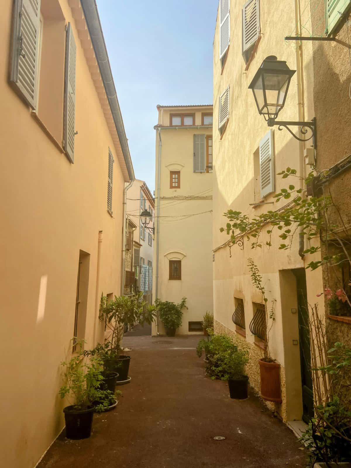 Alleyway in the old town of Antibes, France