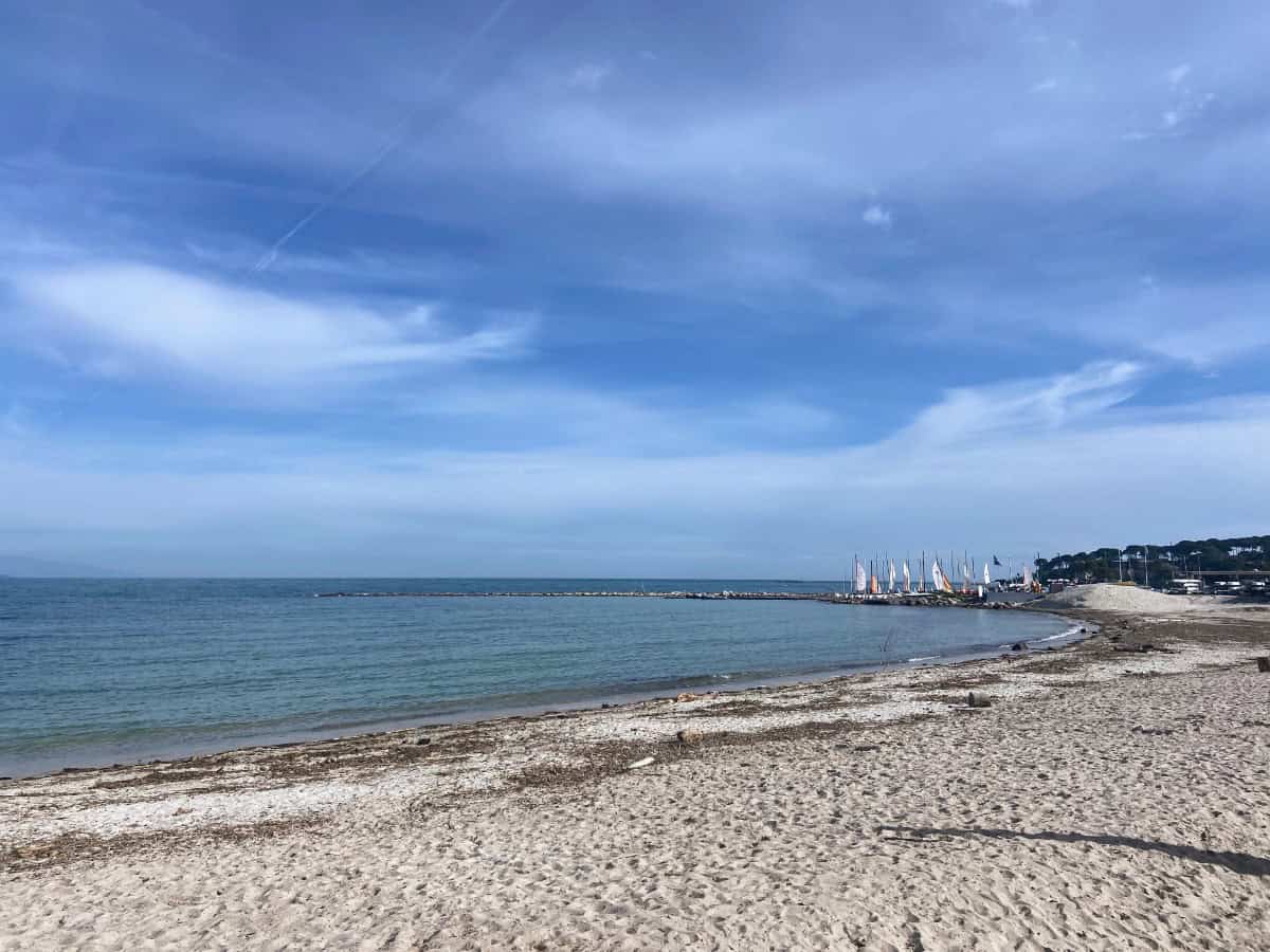 Plage du Ponteil beach in Antibes, French Riviera, perfect Nice to Antibes day trip