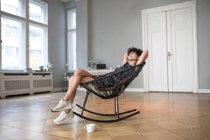 14 Truly Helpful Tips On How To Solo Travel, According To Seasoned Travelers