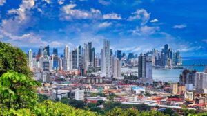 Living in Panama: The Pros and Cons of Living in Panama 2023