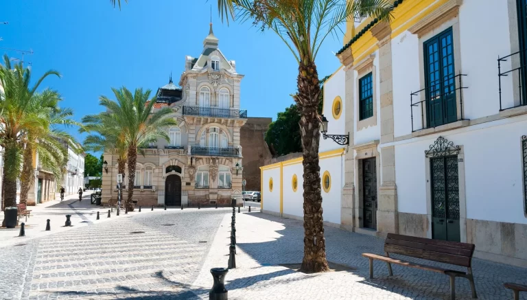 U.S. retirees found affordability in Ecuador. What happens when crisis hits?